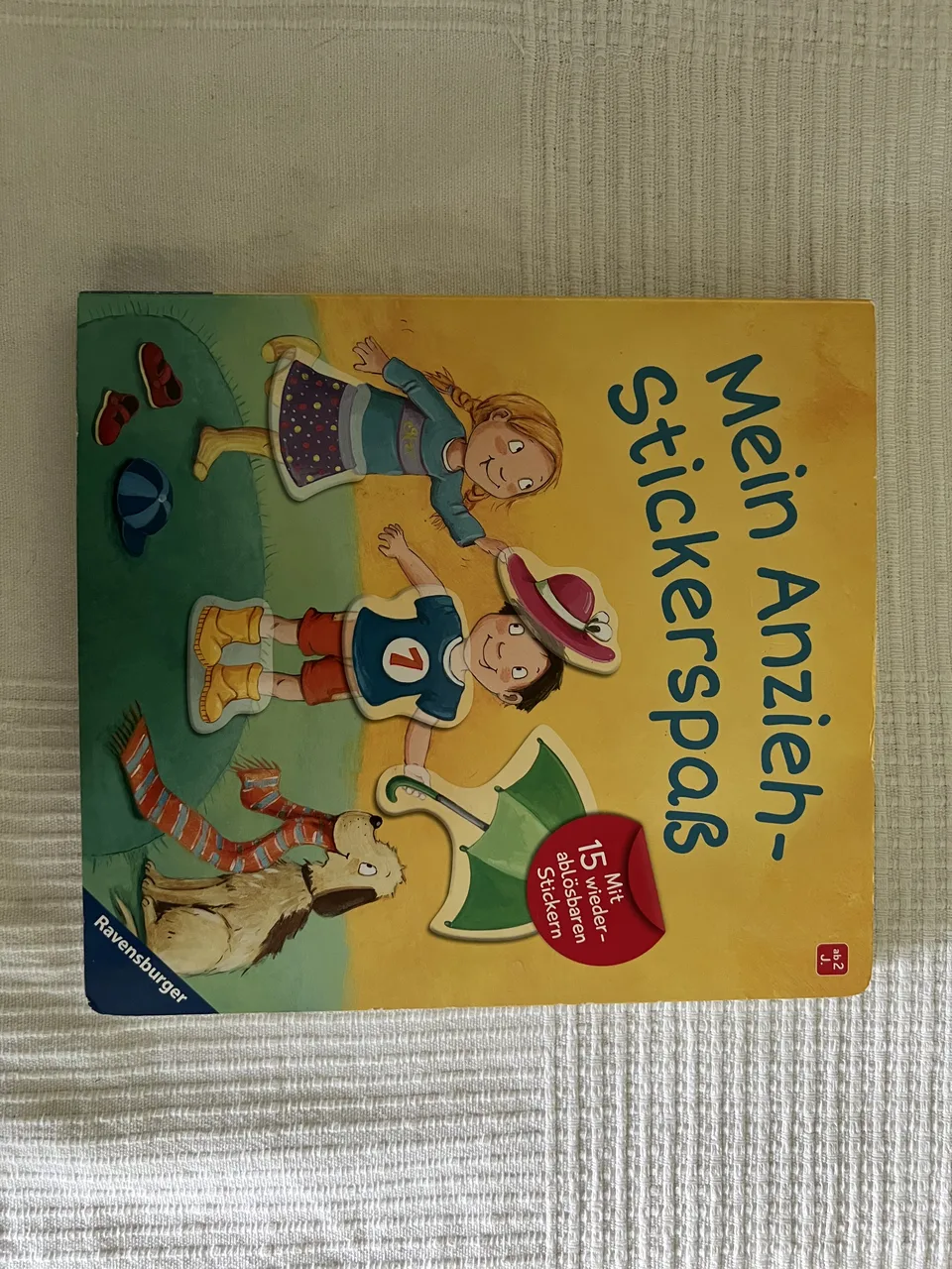 Mein Anzieh-Stickerspaß – interaktives Stickerbuch – Bild 1