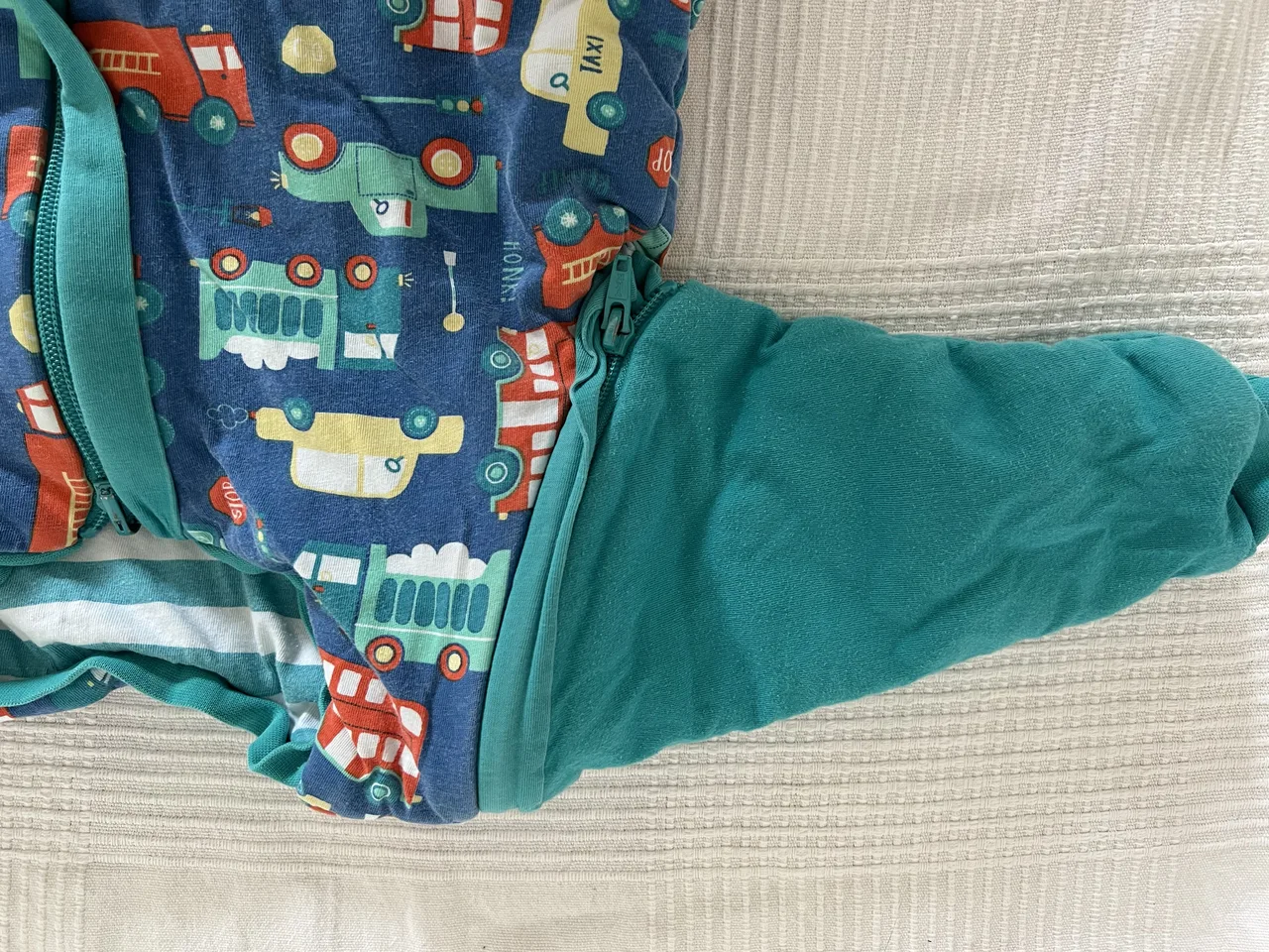Schlummersack 2,5 TOG – 90 cm – Fahrzeuge – mit Füßen – Bild 2