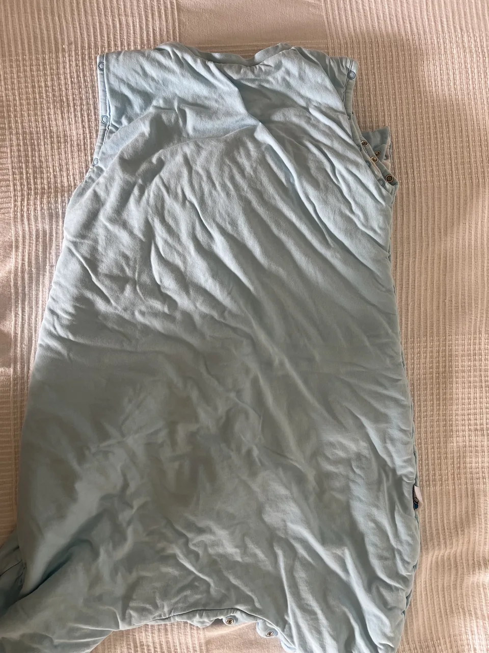 Schlummersack 2,5 TOG – 90 cm – hellblau – mit Füßen – Bild 4
