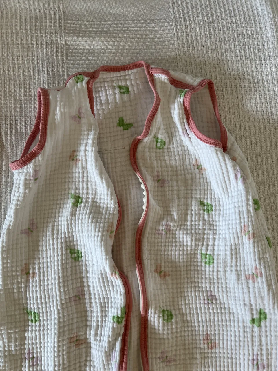 Schlummersack 0,5 TOG – 90 cm – rosa Akzente – mit Füßen – Bild 2