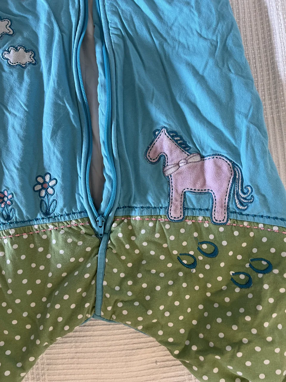 Schlummersack 2,5 TOG – 90 cm – Pferd – mit Füßen – Bild 2
