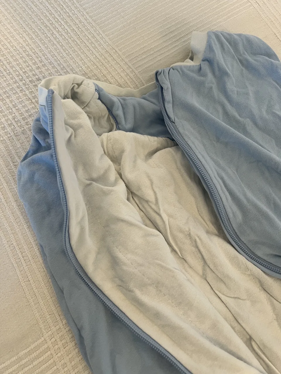 Schlummersack 1,0 TOG – 100 cm – hellblau – mit Füßen – Bild 2