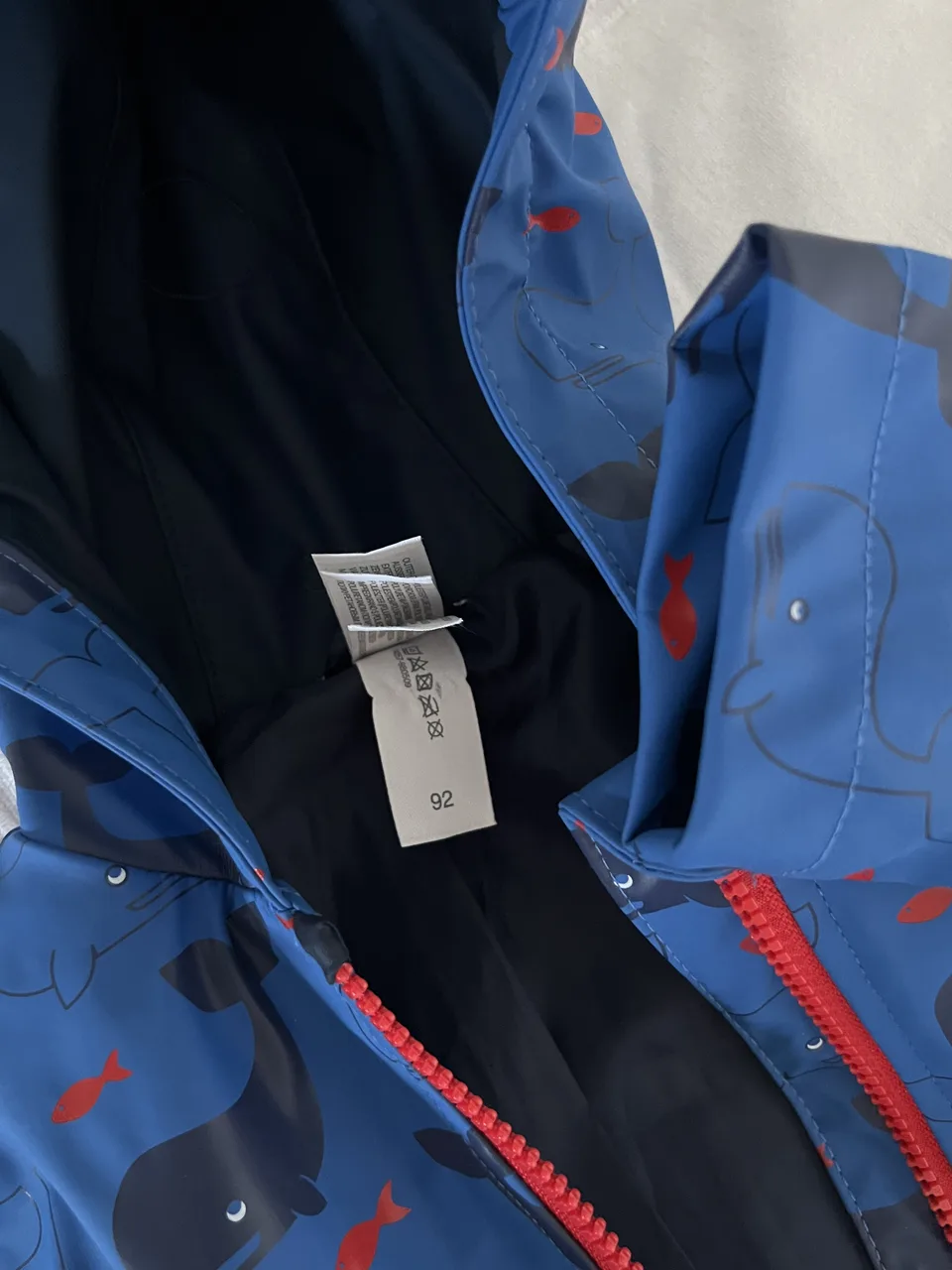 Baby Club Regenjacke Gr. 92 – blau mit Walen – Bild 2