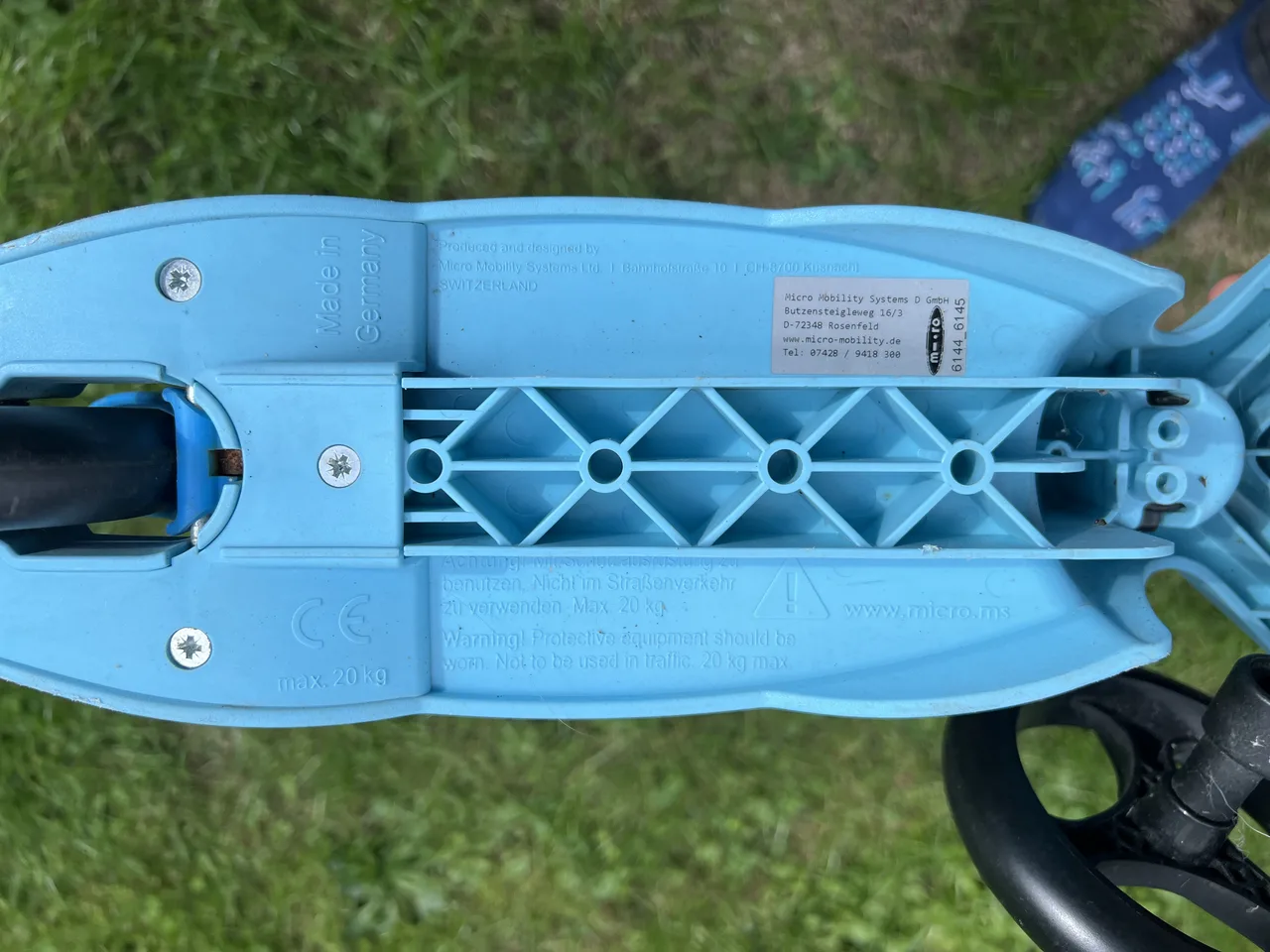 Micro Mini Kinderroller mit O-Griff – hellblau (max. 20 kg) – Bild 3