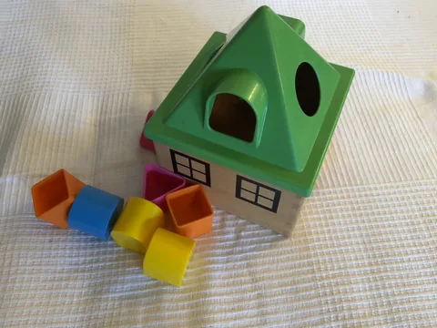 Steckspiel Formsortierer Haus